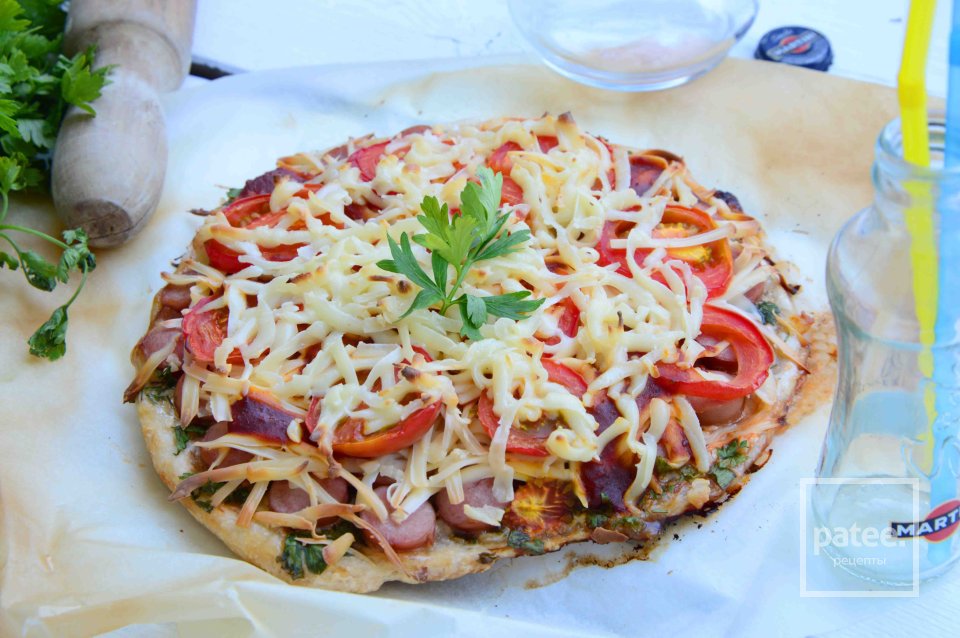 Пицца с помидорами, зеленью и сосисками - Шаг 13