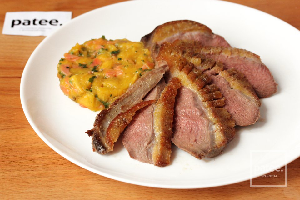 Утиная грудка с мангово-имбирным тартаром и медовым соусом - Шаг 11