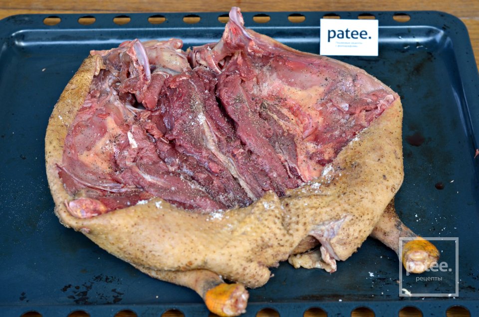 Утка фаршированная блинами - Шаг 6