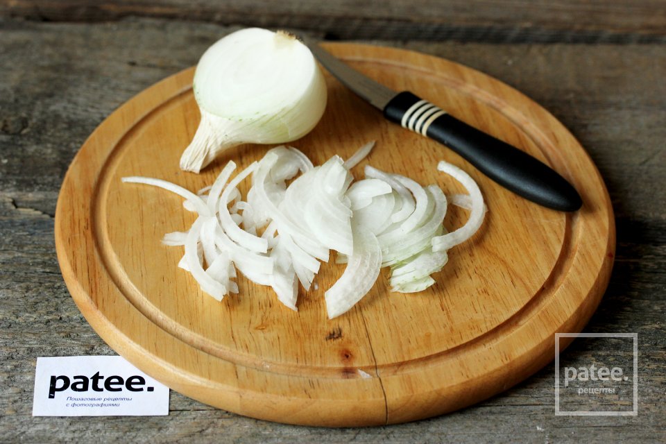 Салат из розовых помидоров с тунцом - Шаг 3