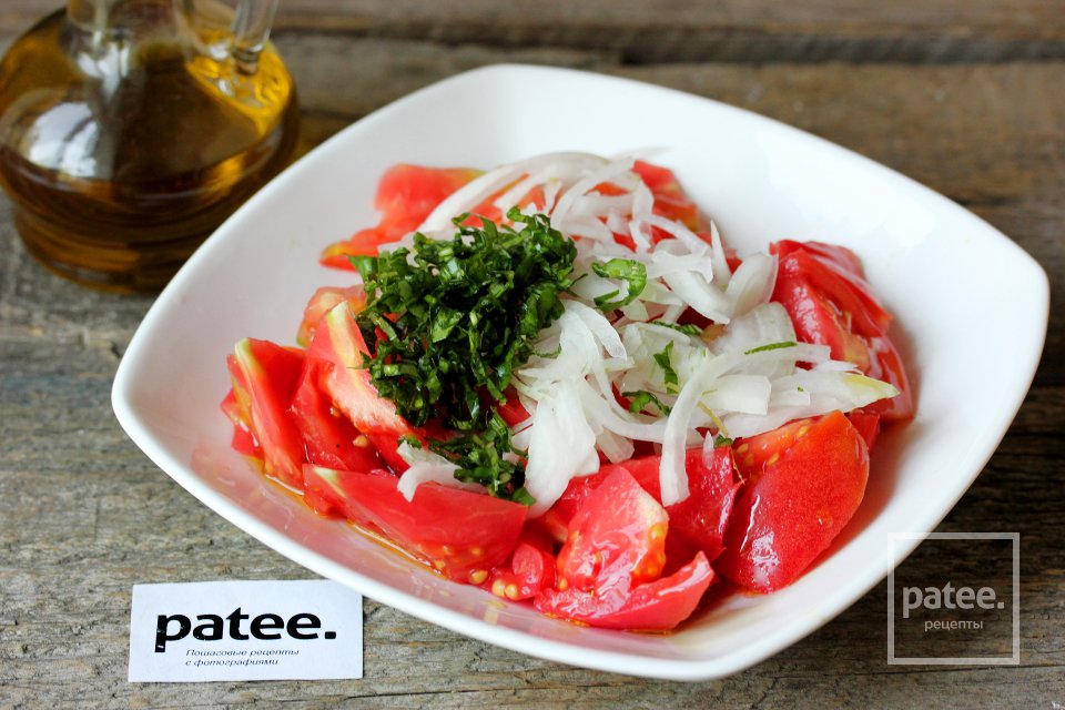 Салат из розовых помидоров с тунцом - Шаг 6