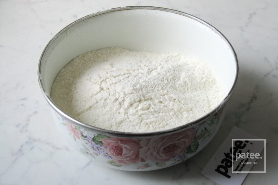 Сдобный пирог с капустой на кефире - Шаг 5