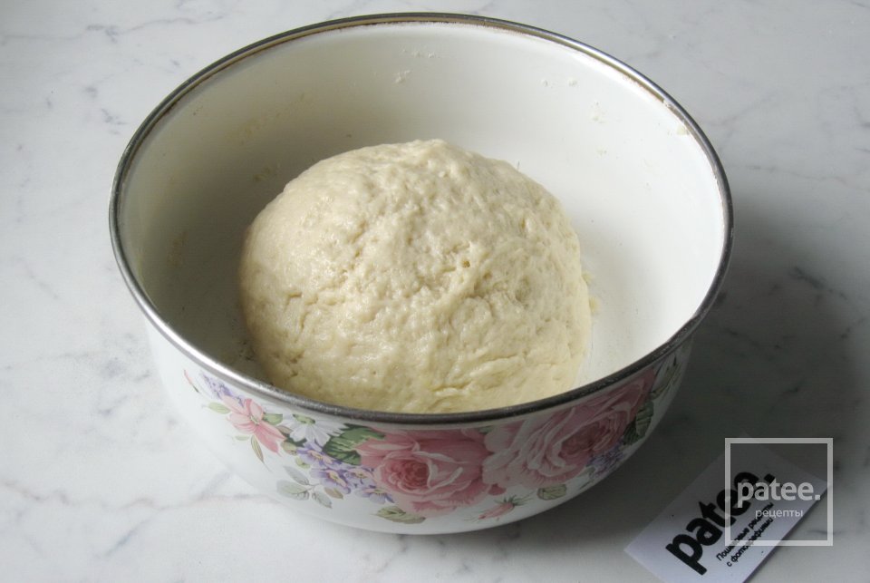 Сдобный пирог с капустой на кефире - Шаг 8