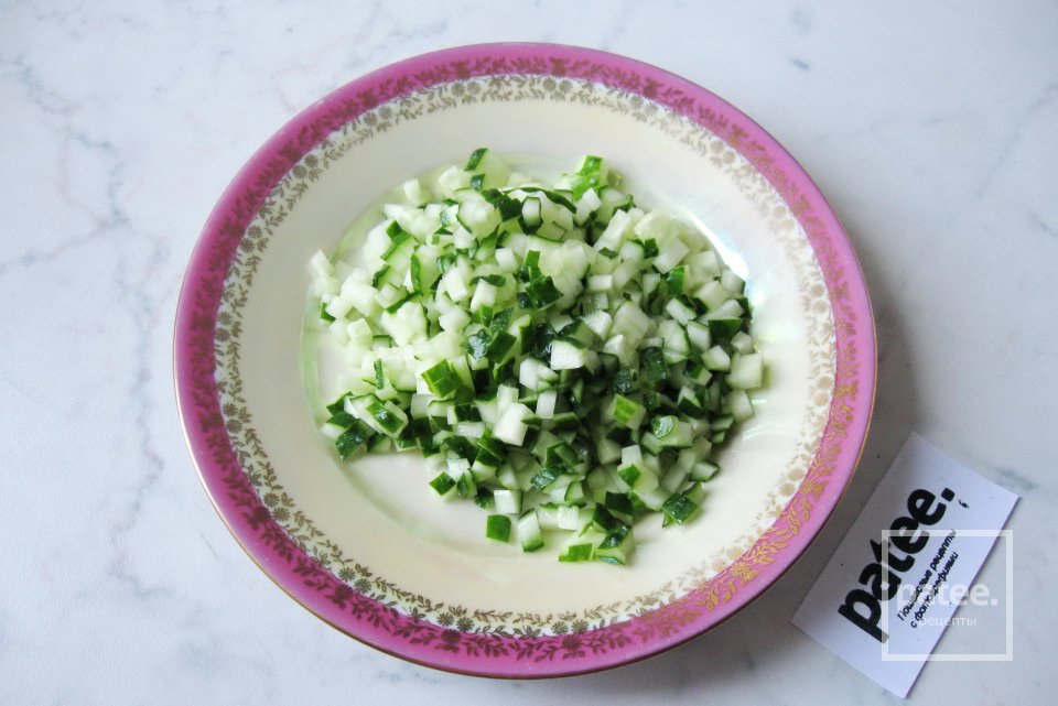 Салат с креветками и красной икрой - Шаг 3