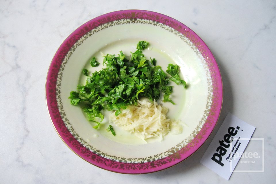 Салат с креветками и красной икрой - Шаг 6