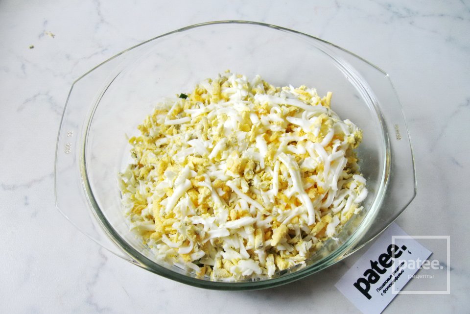 Салат с креветками и красной икрой - Шаг 10