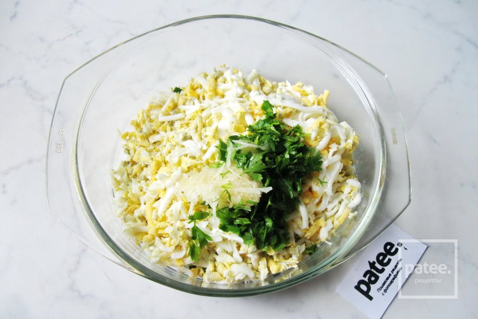 Салат с креветками и красной икрой - Шаг 11