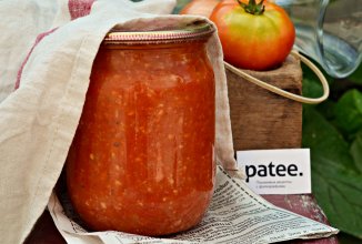 Томатный соус с луком и чесноком