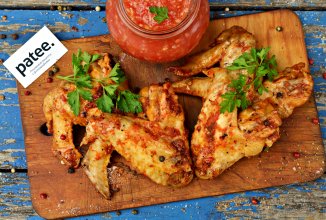 Куриные крылышки с аджикой