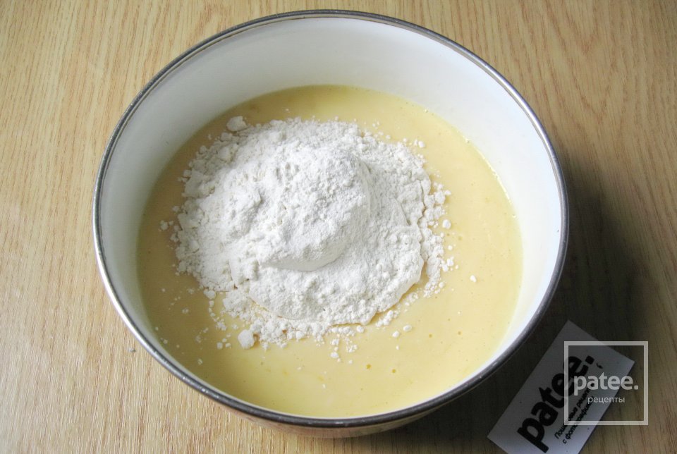 Заливной пирог с мясом, рисом и грибами - Шаг 6