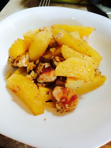 Острые картофельные дольки с куриным филе в духовке - Шаг 4