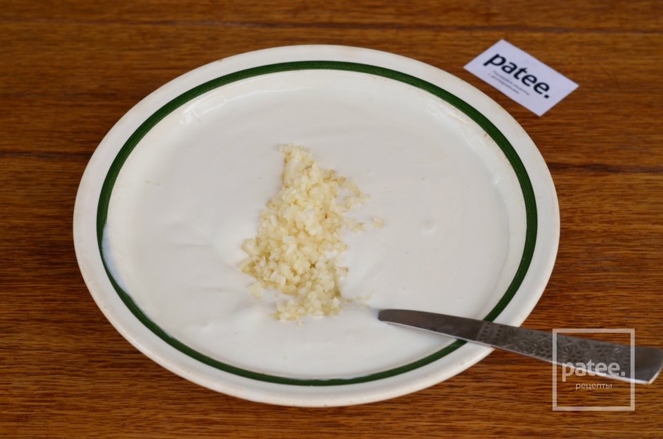 Печеночный торт со сметанной заправкой - Шаг 9