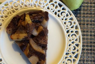 Шоколадно-грушевая шарлотка