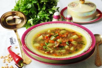 Суп с индейкой, зелёной  чечевицей и лисичками