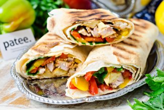 Шаурма с курицей в лаваше