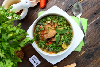 Соус из свинины и овощей