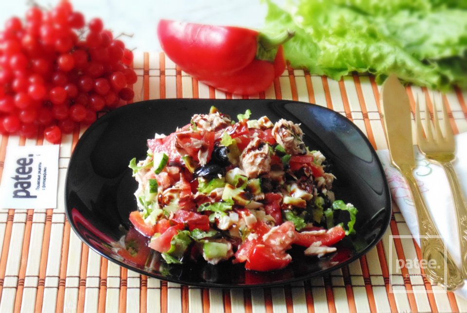 Салат с тунцом, овощами и оливками - Шаг 10