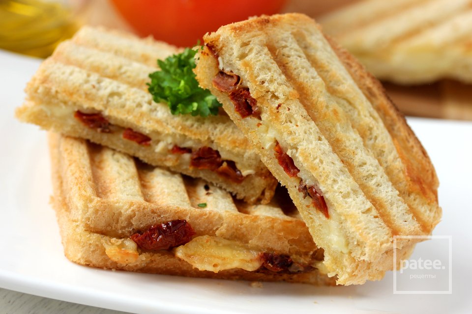 Сэндвич с вялеными томатами и сыром бри - Шаг 13
