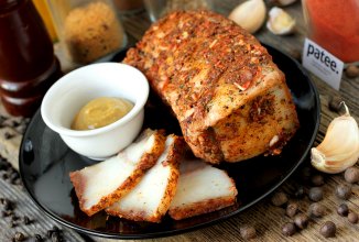 Сало пикантное со специями и чесноком