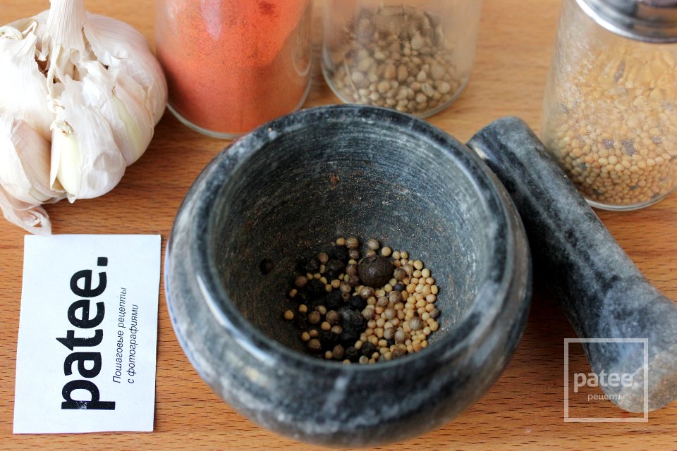 Сало пикантное со специями и чесноком - Шаг 3