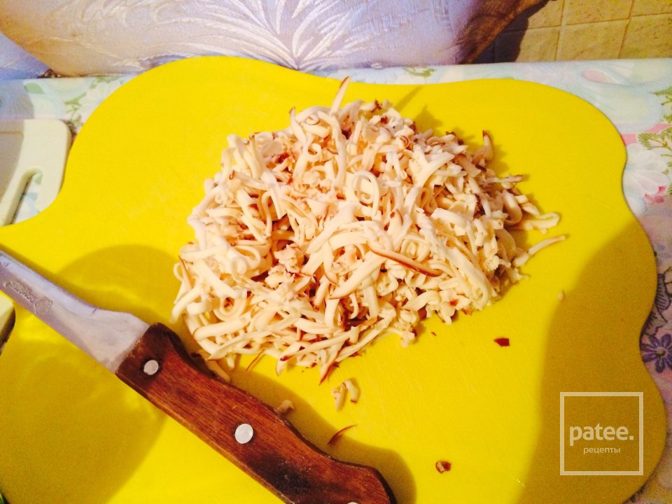 Слойки с сыром и грибами - Шаг 2