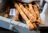 Хлебные палочки с сыром и прованскими травами