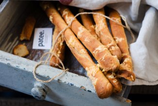 Хлебные палочки с сыром и прованскими травами