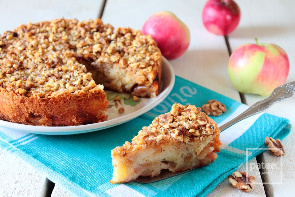 Пирог яблочный с грецкими орехами - Шаг 12