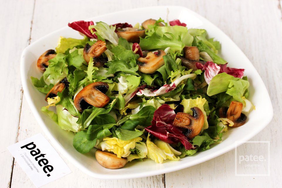 Микс-салат с помидорами черри и шампиньонами - Шаг 6