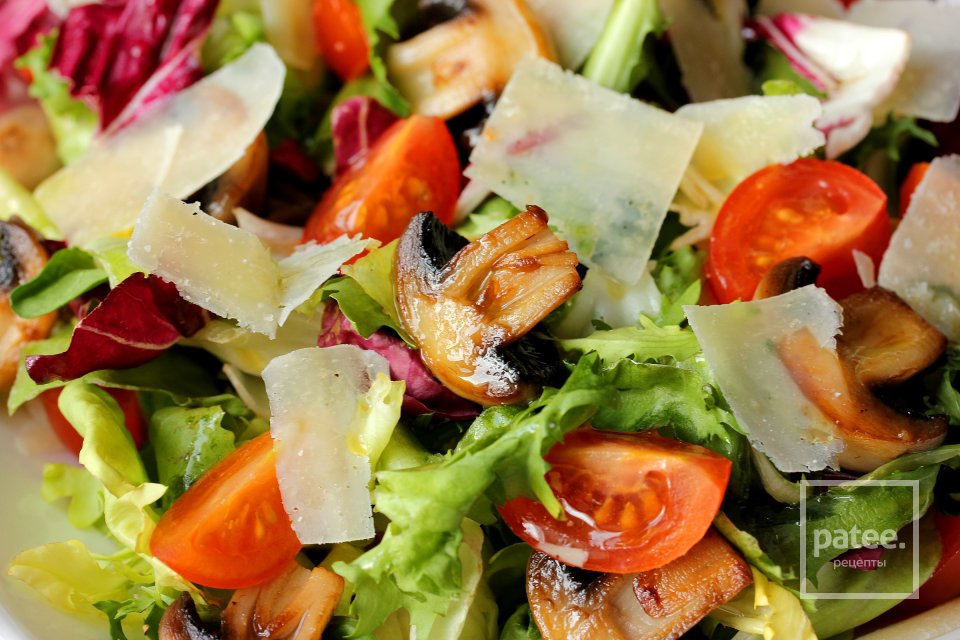 Микс-салат с помидорами черри и шампиньонами - Шаг 12