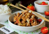 Куриное филе в устричном соусе с овощами