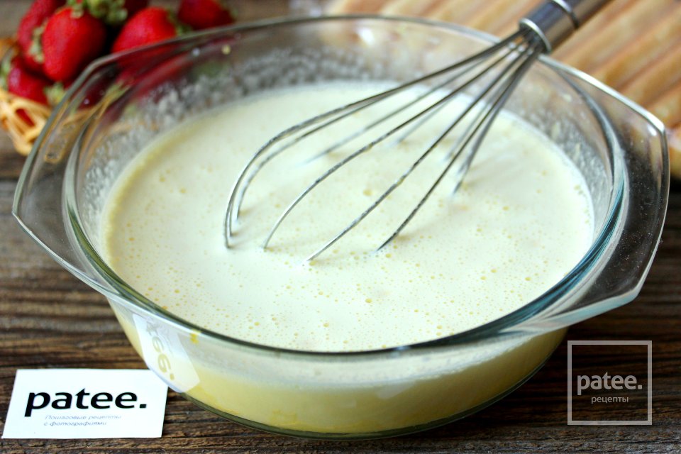 Крем Пломбир с клубникой и савоярди - Шаг 6