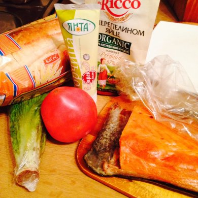 Цезарь с семгой и соусом - Шаг 1