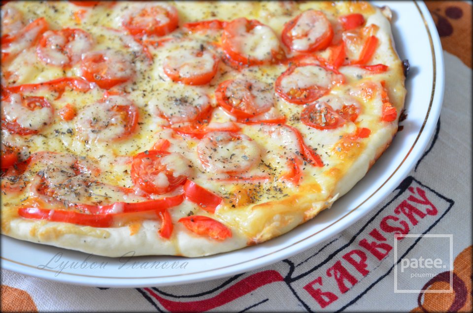 Пицца по-итальянски с помидорами черри и двумя видами сыра - Шаг 3