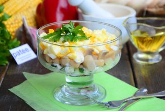 Салат с консервированными шампиньонами и сыром