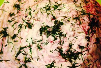 Салат с консервированной горбушей и овощами