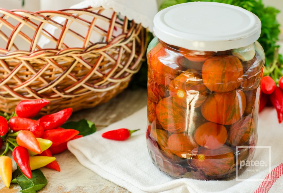 Маринованные помидоры с базиликом и чесноком - Шаг 11