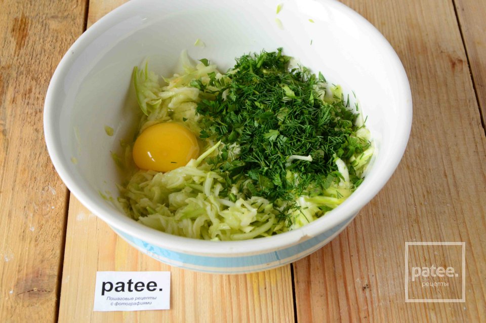 Кабачковые оладьи с кукурузой - Шаг 4