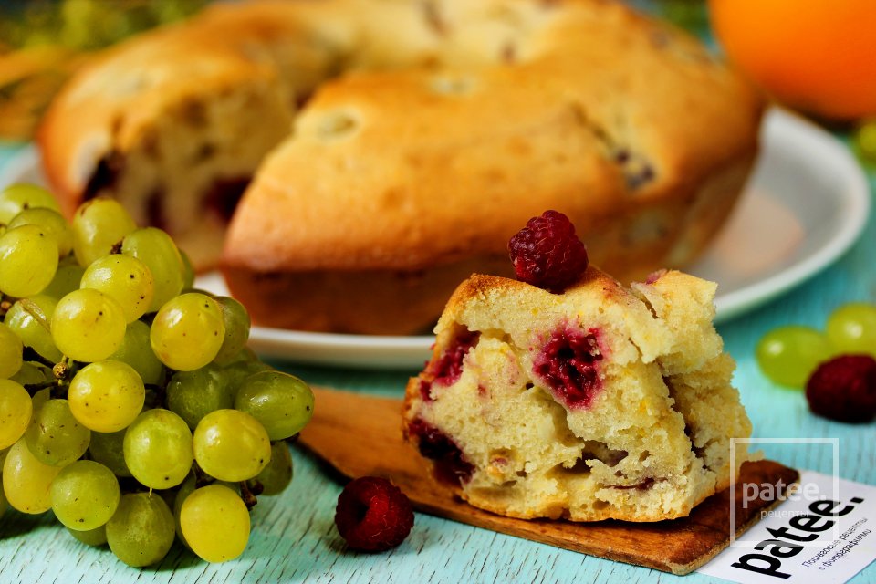 Апельсиновый кекс с виноградом и малиной - Шаг 12