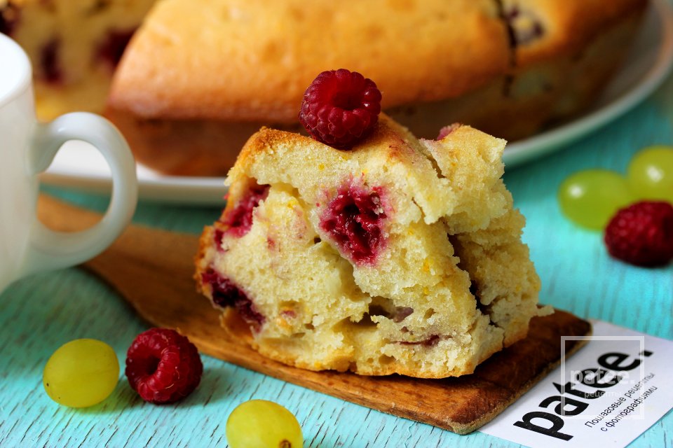 Апельсиновый кекс с виноградом и малиной - Шаг 13