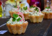 Закусочные тарталетки с салатом