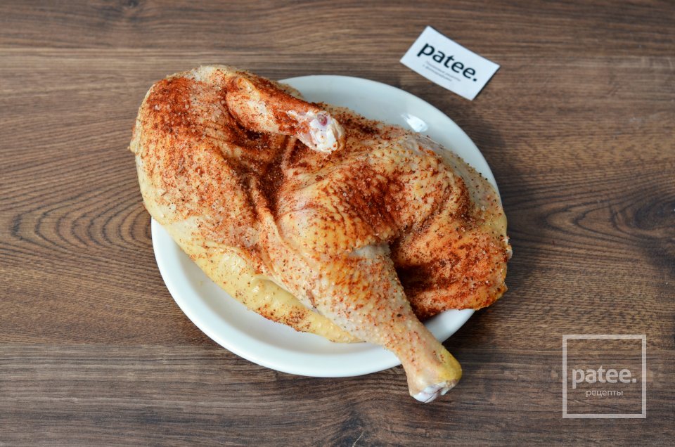 Курица запеченная с паприкой и овощами - Шаг 2