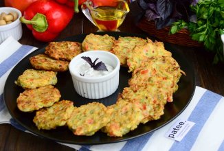 Кабачковые оладьи с болгарским перцем