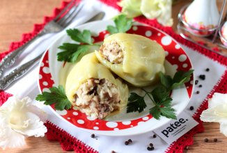 Перцы, фаршированные курицей и грибами в мультиварке