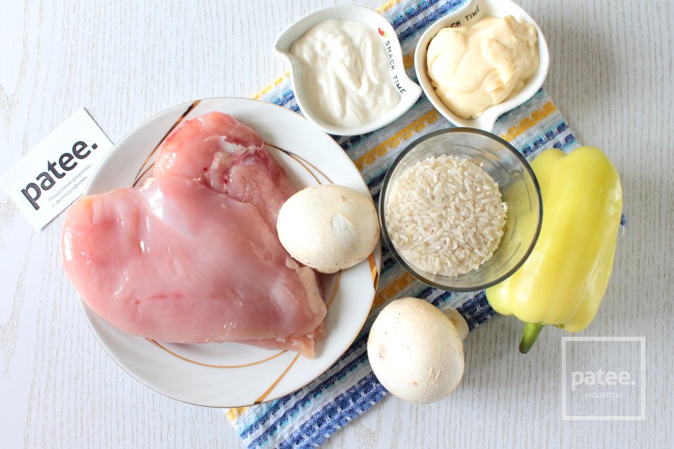 Перцы, фаршированные курицей и грибами в мультиварке - Шаг 1