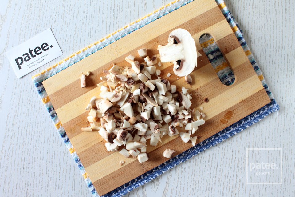 Перцы, фаршированные курицей и грибами в мультиварке - Шаг 4