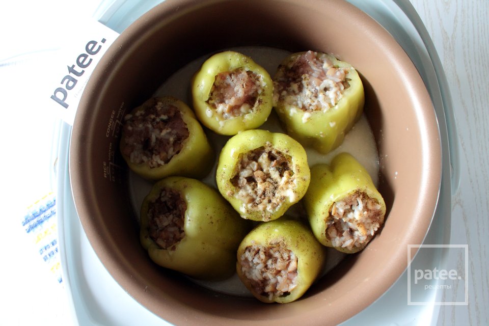 Перцы, фаршированные курицей и грибами в мультиварке - Шаг 9