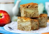 Яблочный пирог с корицей и коньяком