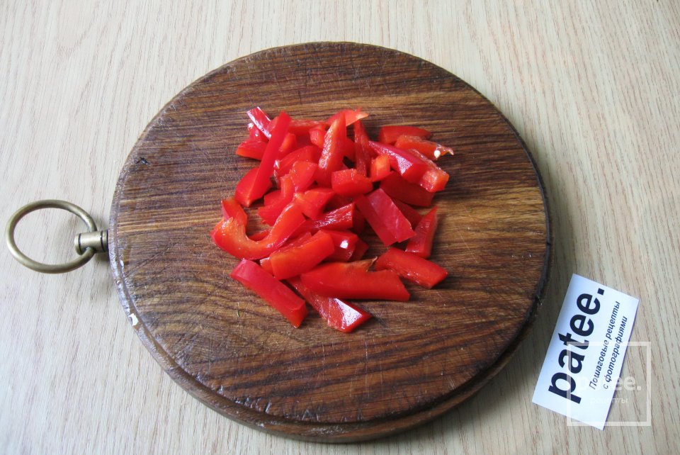 Куриная печень в сырном соусе с болгарским перцем - Шаг 5