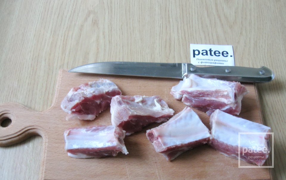 Свиные ребрышки с картофелем и грибами - Шаг 2